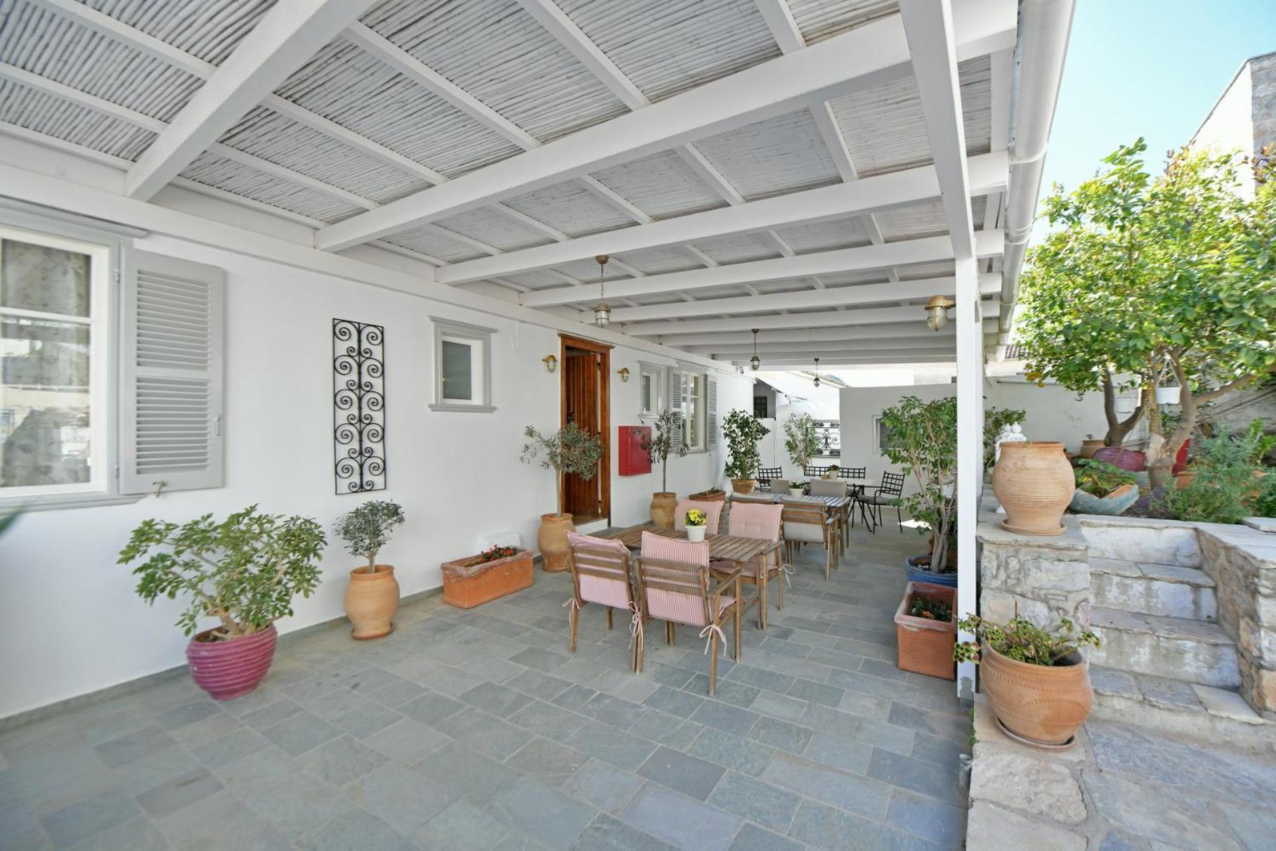 Athina Guesthouse Hydra  Bagian luar foto