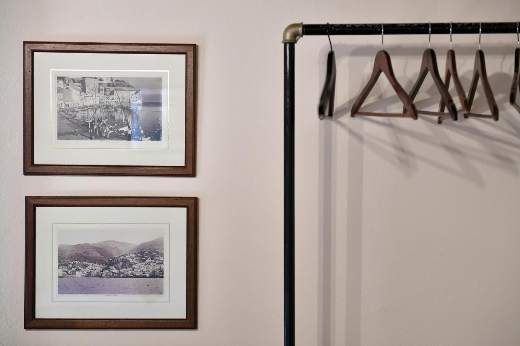 Athina Guesthouse Hydra  Bagian luar foto