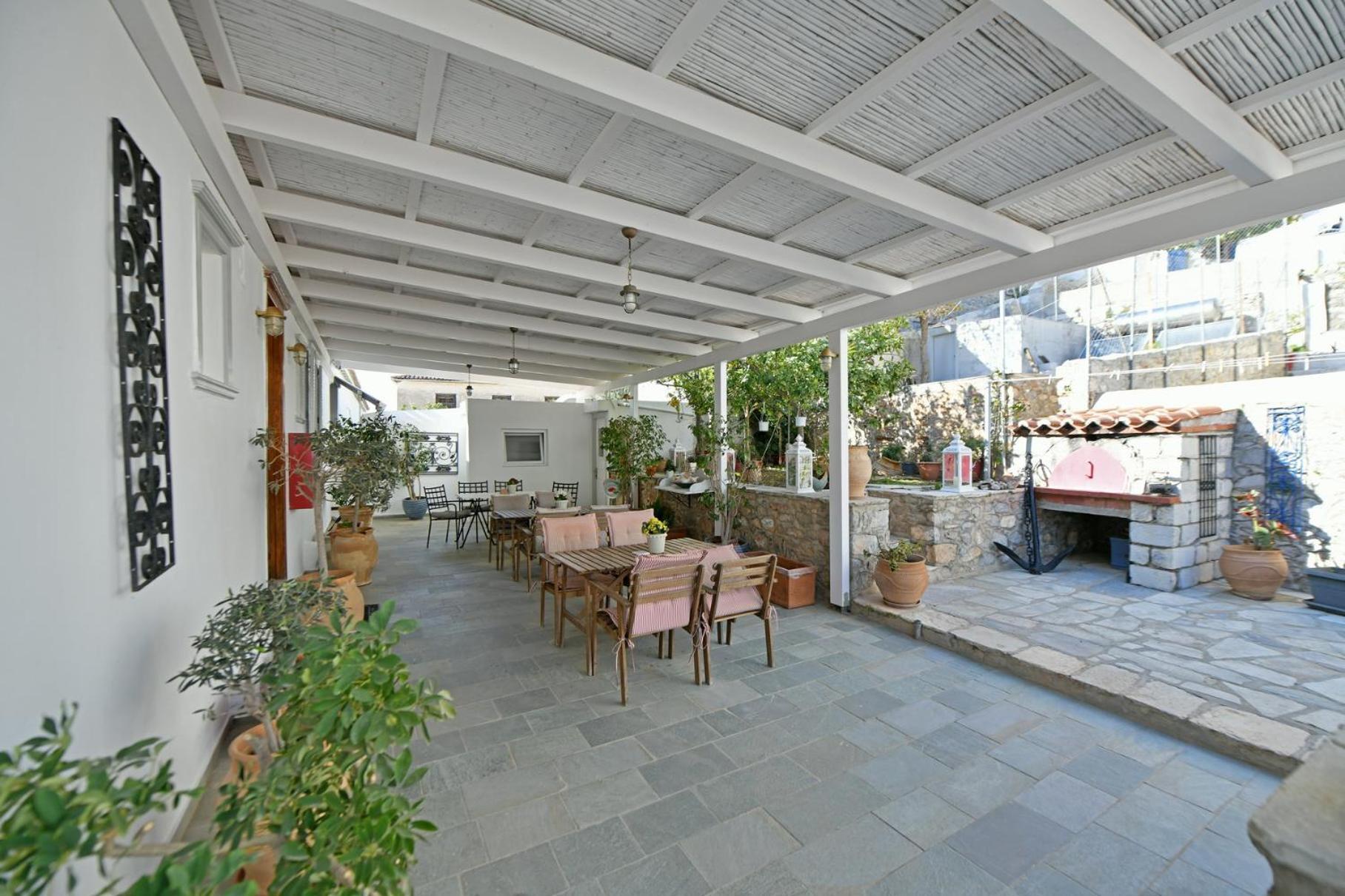 Athina Guesthouse Hydra  Bagian luar foto