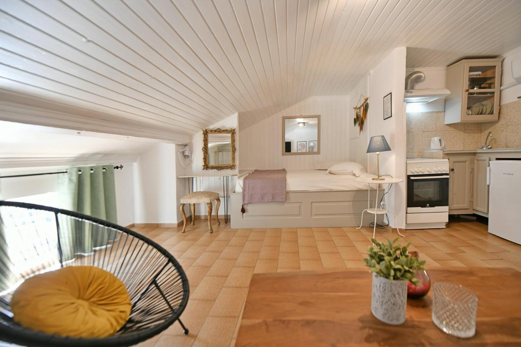 Athina Guesthouse Hydra  Bagian luar foto