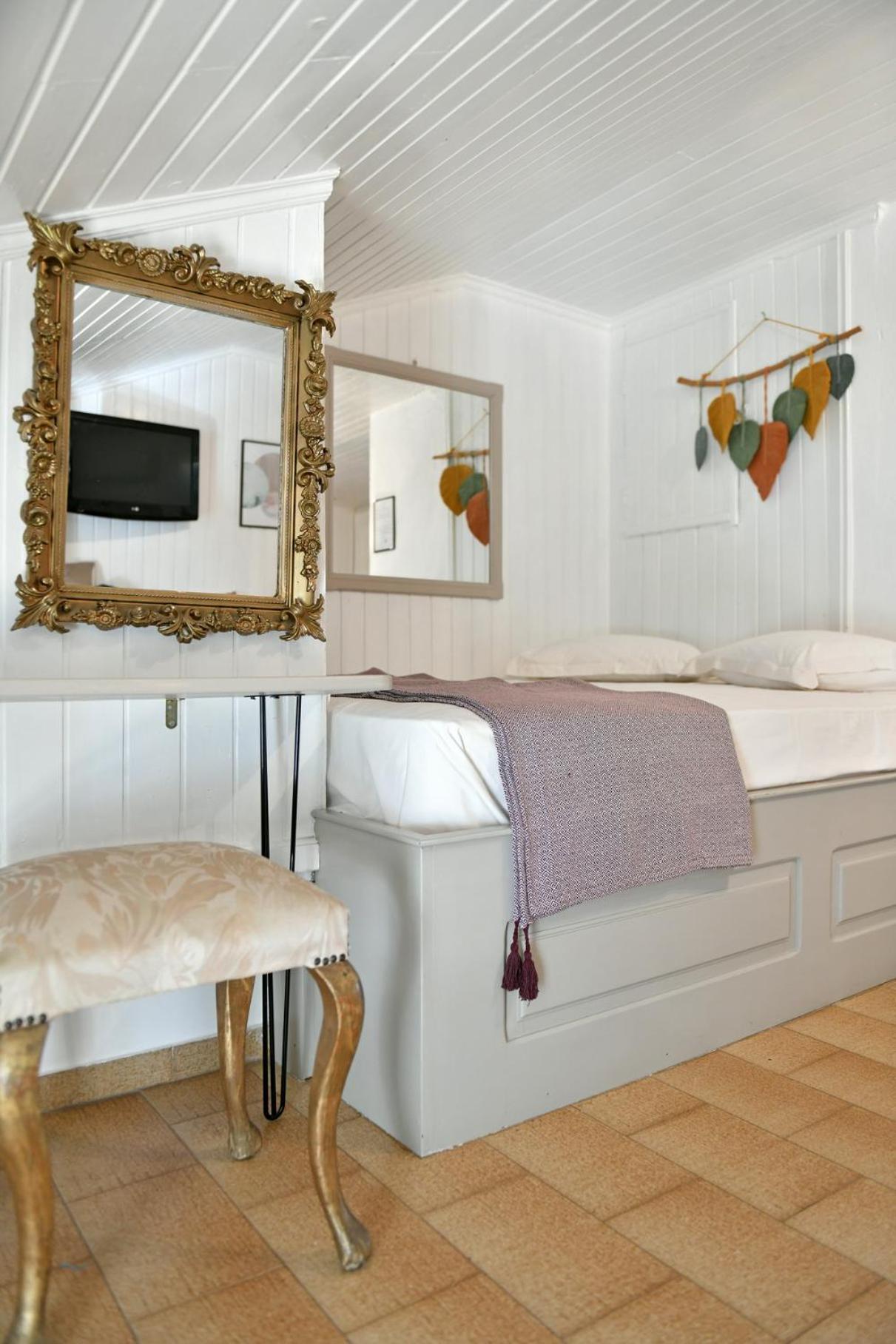 Athina Guesthouse Hydra  Bagian luar foto