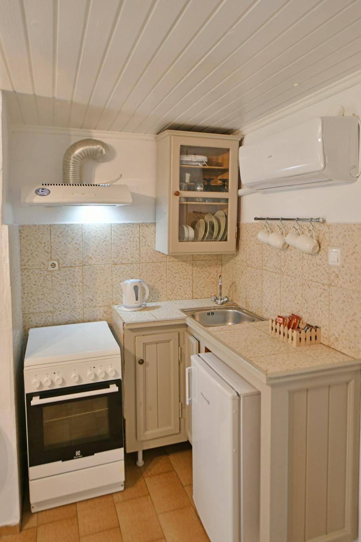 Athina Guesthouse Hydra  Bagian luar foto