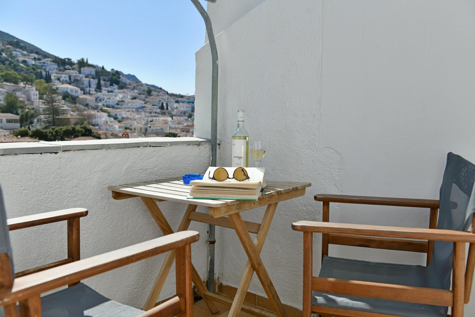 Athina Guesthouse Hydra  Bagian luar foto