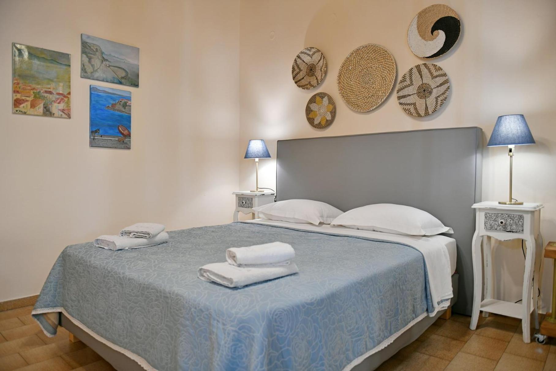 Athina Guesthouse Hydra  Bagian luar foto