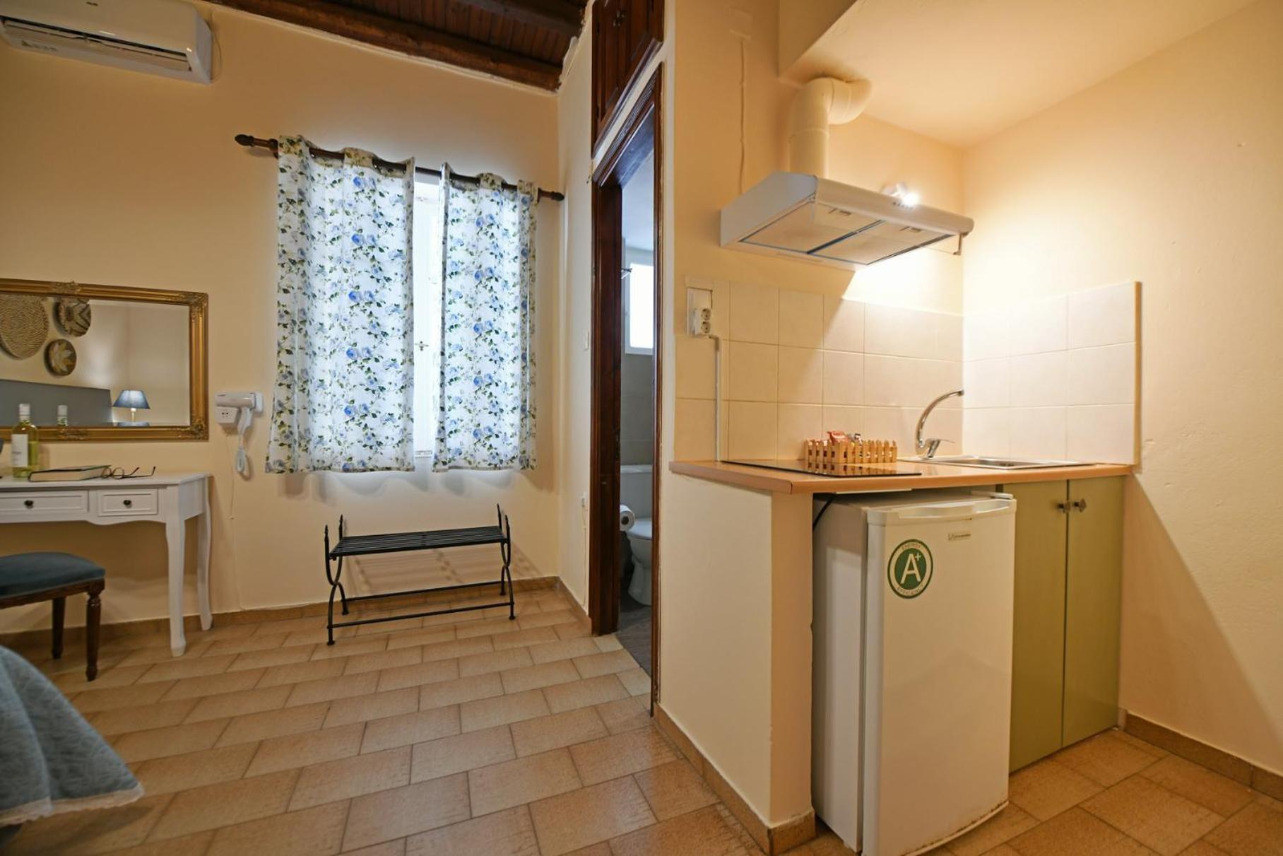 Athina Guesthouse Hydra  Bagian luar foto